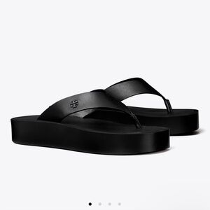 Tory Burch Leather platform flip flop sandal. Size 8